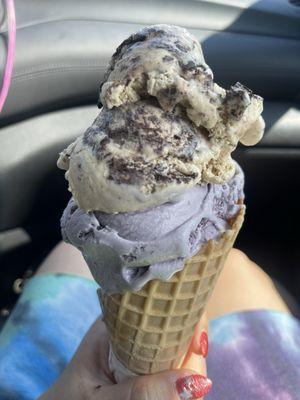 Black raspberry and cappuccino crunch