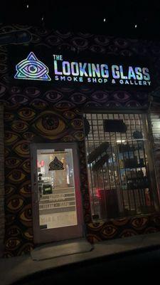 Looking Glass Smoke Shop and Gallery