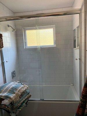 Shower / Tub combo