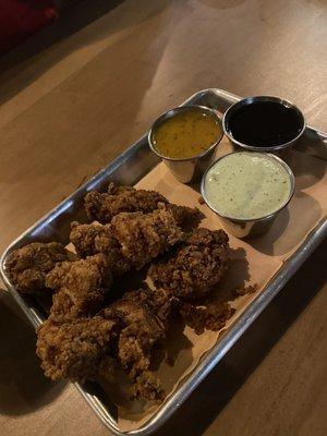 night shift -- "sb dunks" chicken tenders with 3 sauces