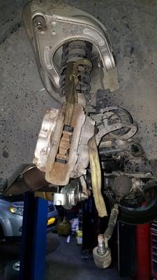 Lower control arm and lower ball joint replacement on Mercedes E350