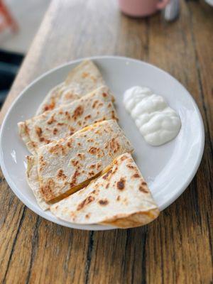 Kid's plate - cheese quesadilla