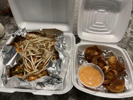 Tofu & Chicken Pad Thai + Crab Rangoon