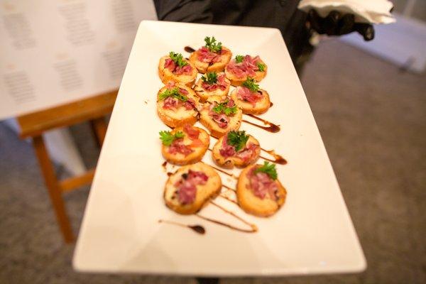 Prosciutto crostini