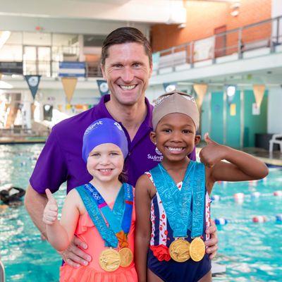 Lenny with a couple of students.