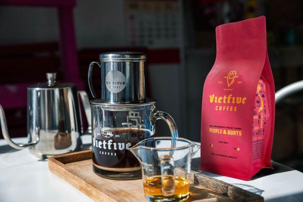 We offer Vietnamese Robusta Coffee kits to make delicious Vietnamese coffee at home or travel!