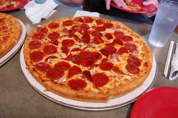 Large Pepperoni Pizza