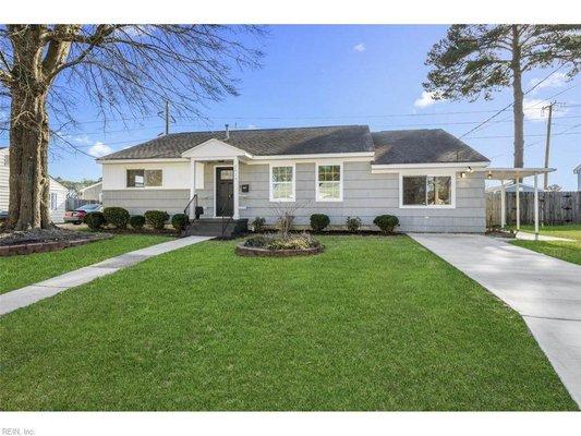 Remodeled Lynnhaven Park home for Sale