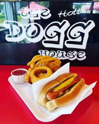 Dog and onion rings