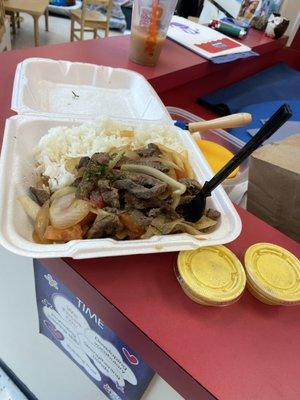 Lomo Saltado.