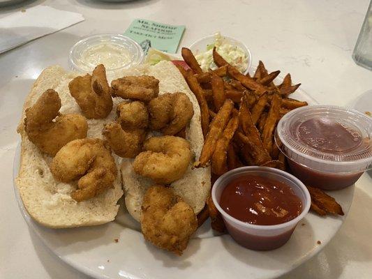 Fried shrimp sandwich