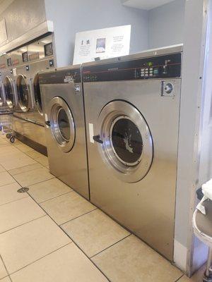 The only 2 xxl laundry machines......the others smell like mildew