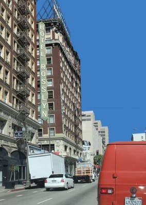 Hotel Rosslyn on a drive-by