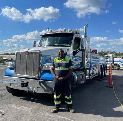 Road Runner Heavy Duty Towing & Semi Truck Towing