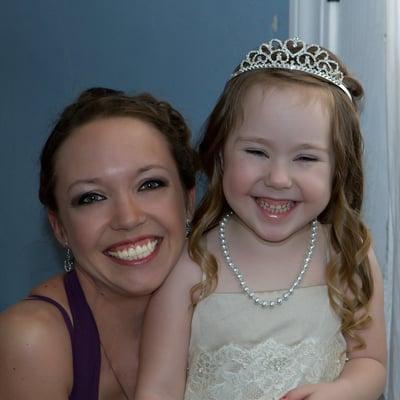 Nicole also did my other bridesmaid Renee's (on the left) hair. Loved her updue and it stayed in place throughout the wedding!