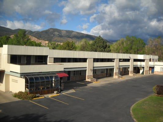 Salida Inn & Monarch Suites with beautiful mountain views