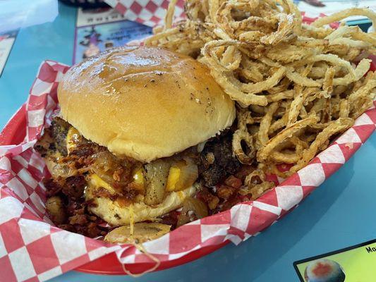 Floyaki Burger and I are getting acquainted