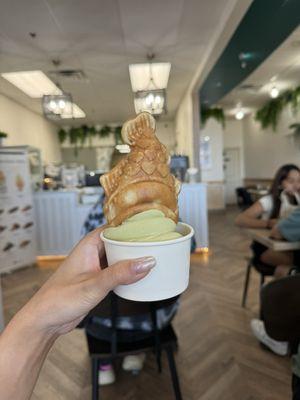 Taiyaki green tea with red bean