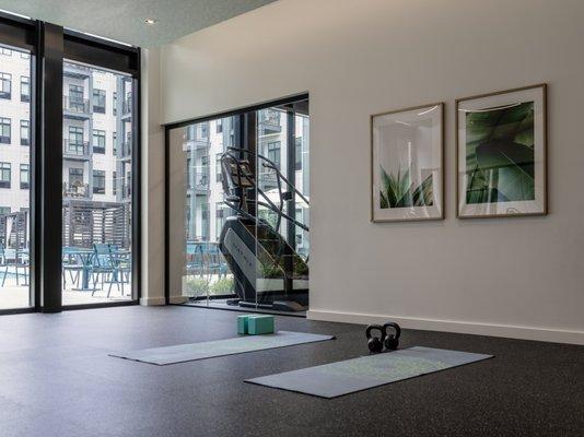 Wellsmith Apartments Yoga Studio