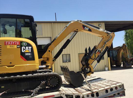 Caterpillar 305E Series Mini Hydraulic Excavators