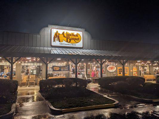 Cracker Barrel Old Country Store at 9:00 PM, Fenton MO