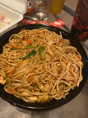 Chicken lo mein