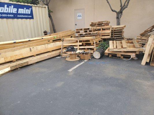 Industrial Warehouse Junk wood pallets and long wood boxes Removal