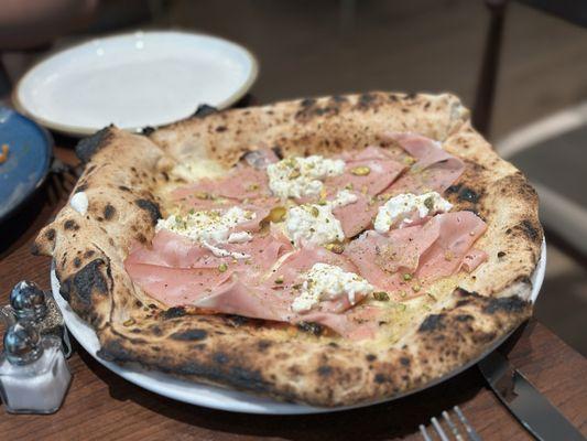 Mortadella pizza