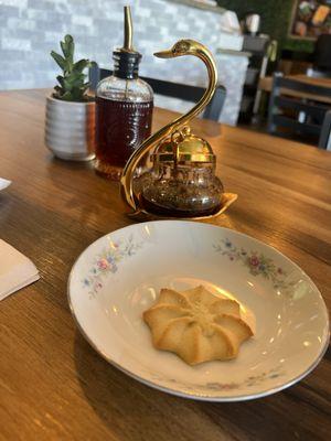 Salsita roja de aceite y me regalaron una galletita