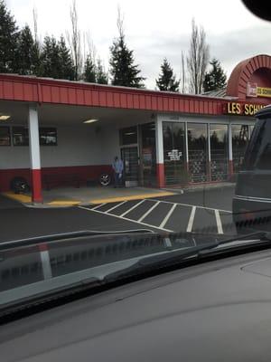 Les Schwab Tire Center