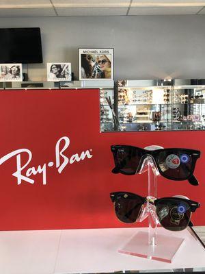 Ray-Ban lovers?