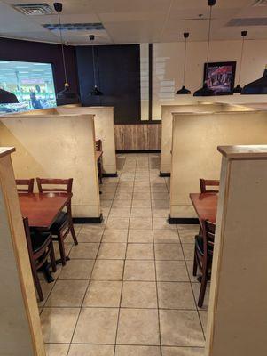 Tables in booths - yay for privacy