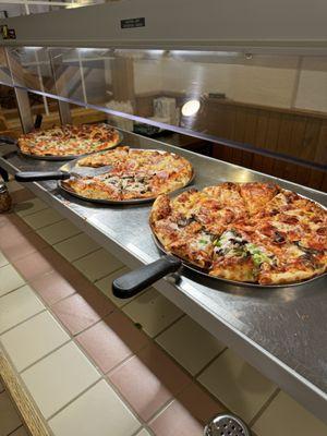 Weekday pizza buffet $11