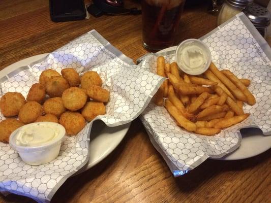 Quepapas & straight cut fries.