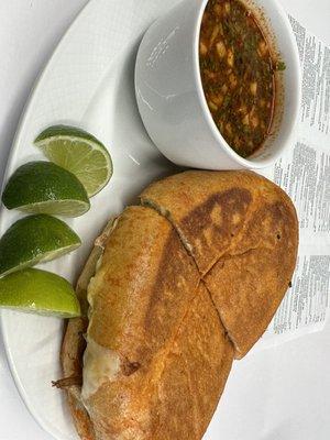 Birria torta