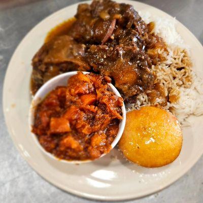 Oxtails served on Saturdays and Sundays only