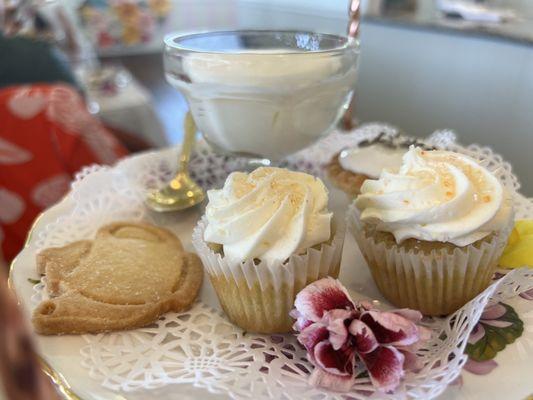 Dessert tray