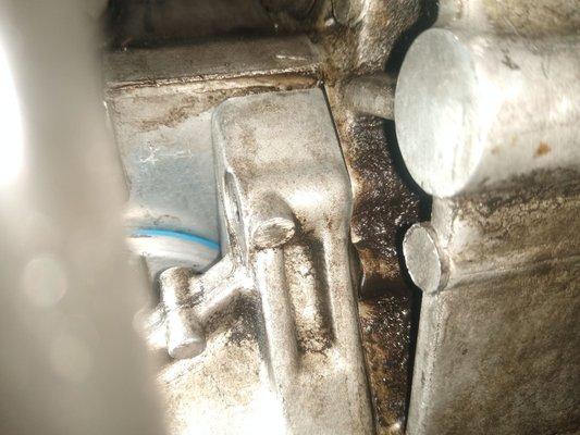 Missing transmission/engine support bolt (after)