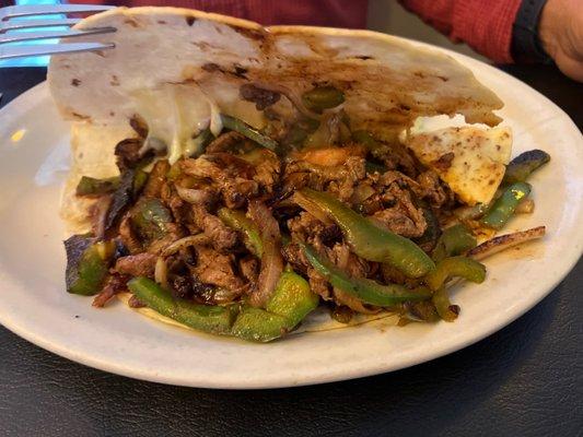 Quesadilla Deluxe steak fajita style