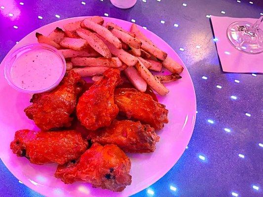 Buffalo Wings & Fries