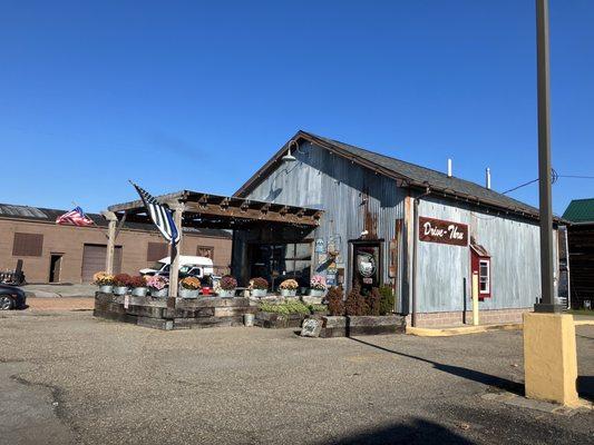 The restaurant with outdoor patio.