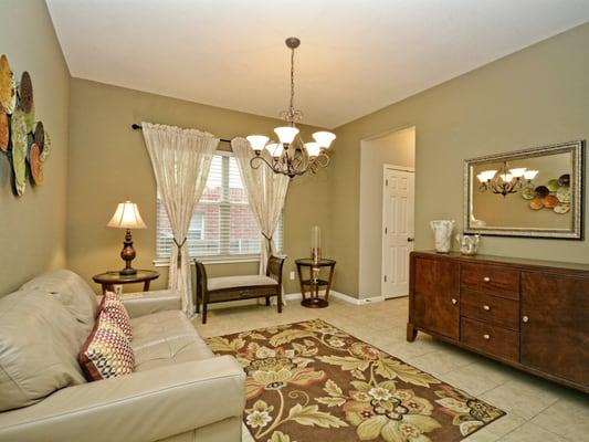 Occupied Home Staging & Styling : Windberry Court, Round Rock Texas