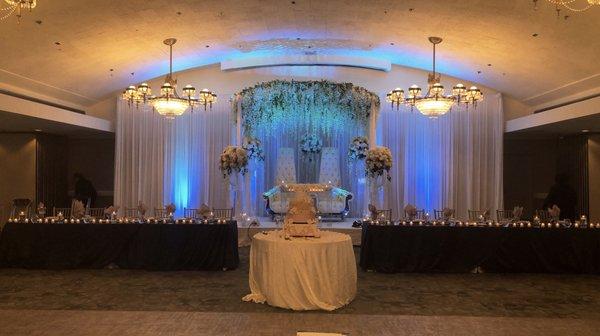 Beautiful Head Table