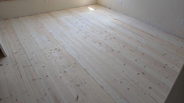 Natural 1x6 wood floor