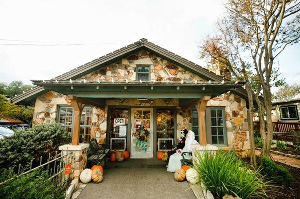 Kiss The Cook is located in a historic  house on the Wimberley Square.