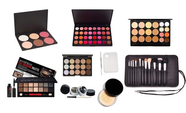 Your FREE makeup kit that comes with our course!