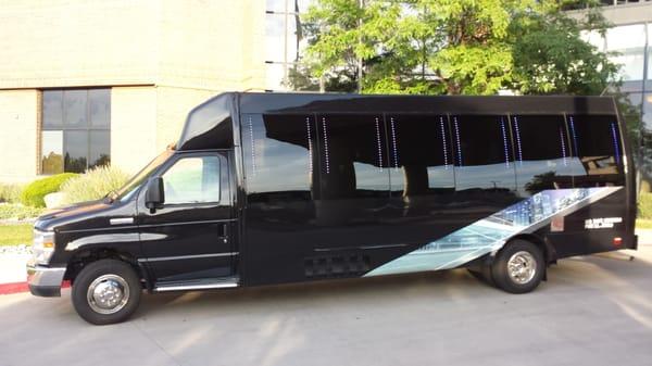 20 passenger limo bus