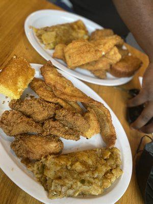 Shrimp's Shrimps' Basket Combo  Fish and wings, cornbread, House Potatoes