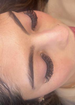 volume lashes by sarah