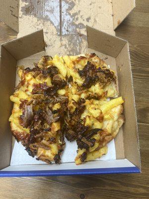 Smokehouse Mac & cheese pizza